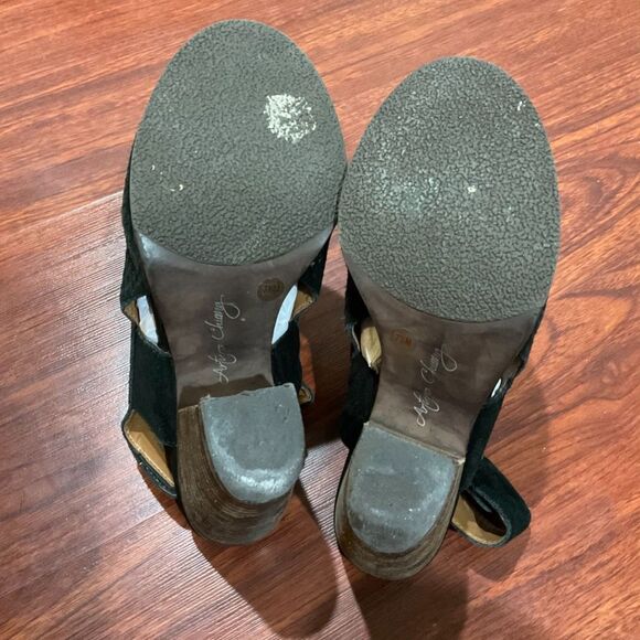 Arturo Chiang Janelle Black Suede Peep Toe Booties 7.5M Chunky Heel - Picture 5 of 14